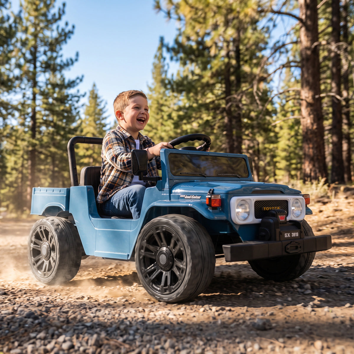Licensed Toyota FJ45 Pick Up Ride on Truck, 24V Kids Electric Car with Dual Motors, Up to 3.7MPH for Kids 3-8 Years Blue