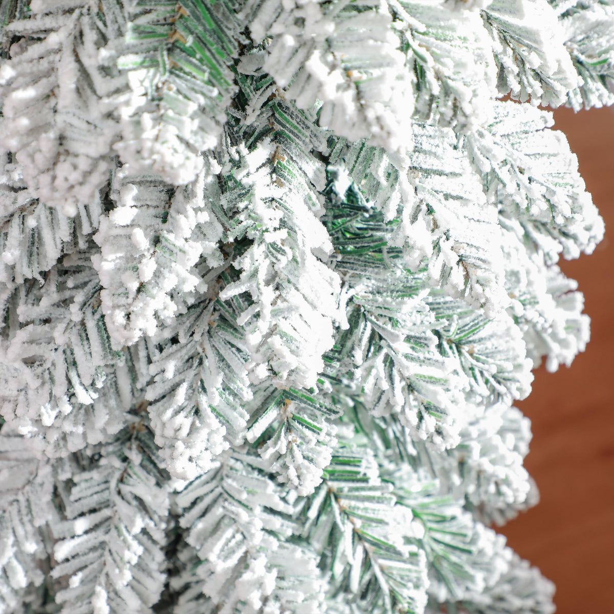 5' Tall Unlit Slim Pencil Xmas Tree, Snow-Flocked Artificial Christmas Tree with Realistic Branches and 301 Tips, Green
