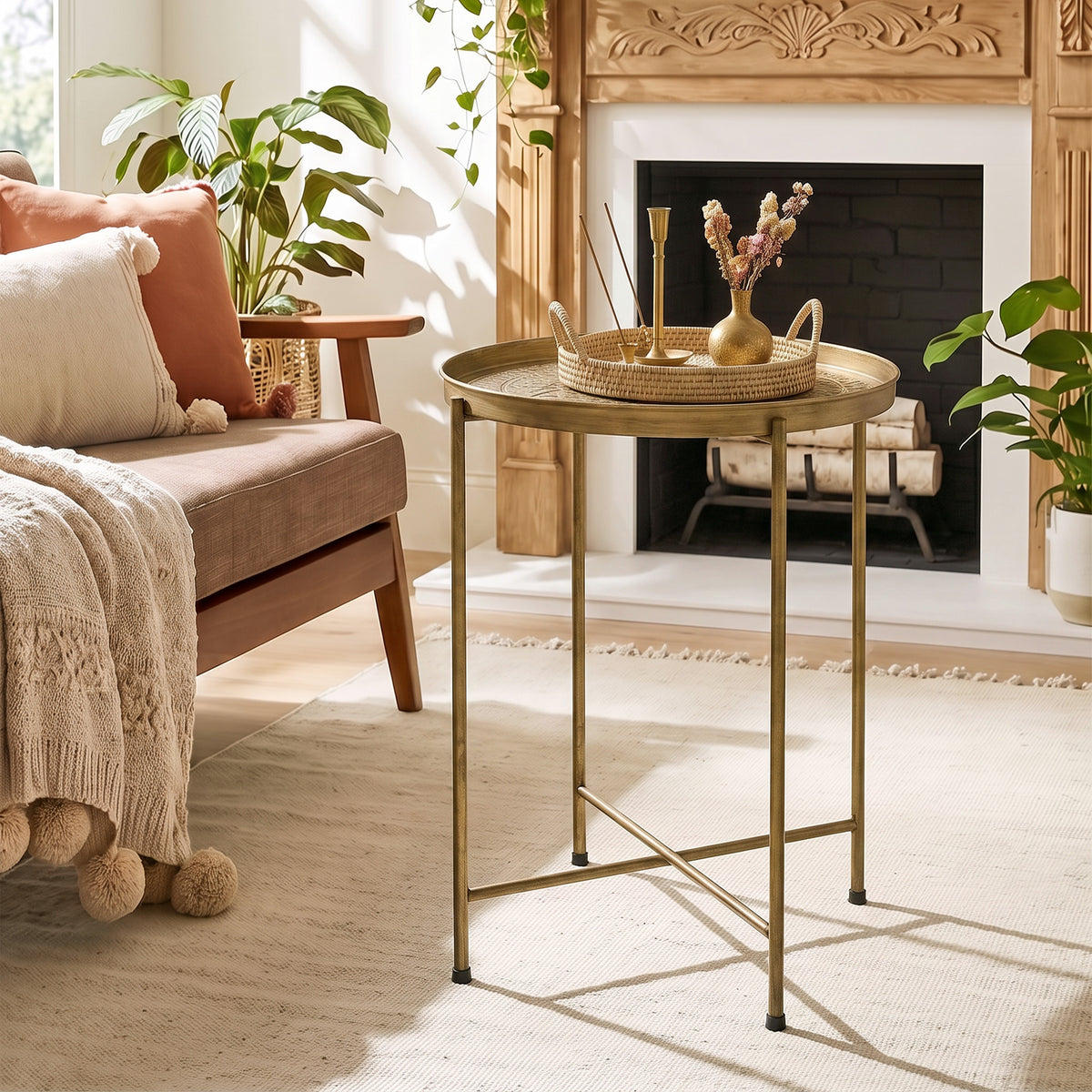 Coffee Table for Living Room, 18" Round Center Table with Hammered Tray Top and Metal Frame for Bedroom, Gold