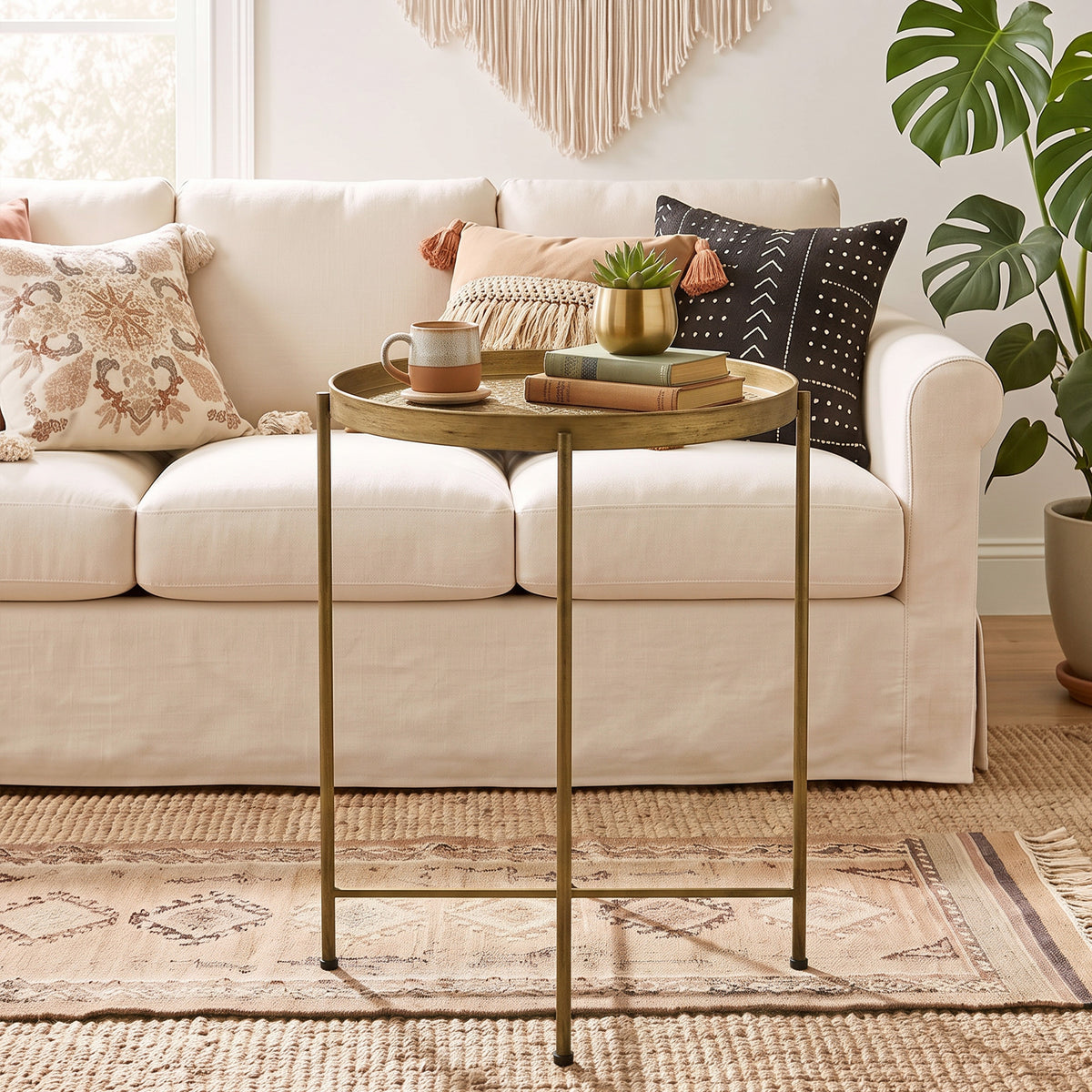 Coffee Table for Living Room, 18" Round Center Table with Hammered Tray Top and Metal Frame for Bedroom, Gold