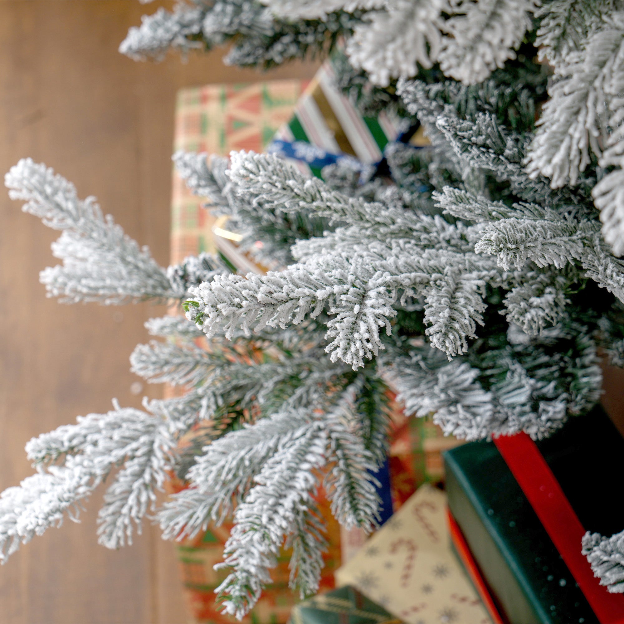 7.5 FT Artificial Christmas Tree, Flocked Hinged Xmas Tree with 1218 Tips, Steel Base, Auto Open, Green