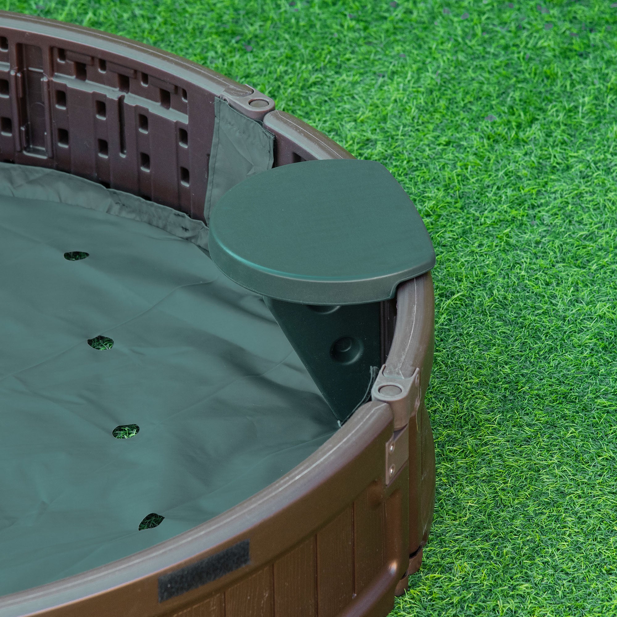 Kids Outdoor Sandbox with Cover Garden Bed Sand Pit, Easy Assembly Children's Round Sandbox for Backyard, Brown, 48.5" x 48.5" x 8.75"